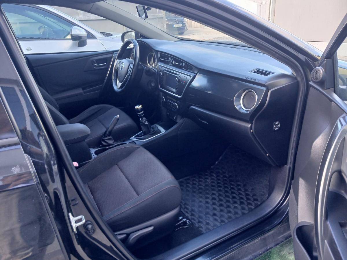 toyota-auris-touring-sports-2014-diesel-1364cc