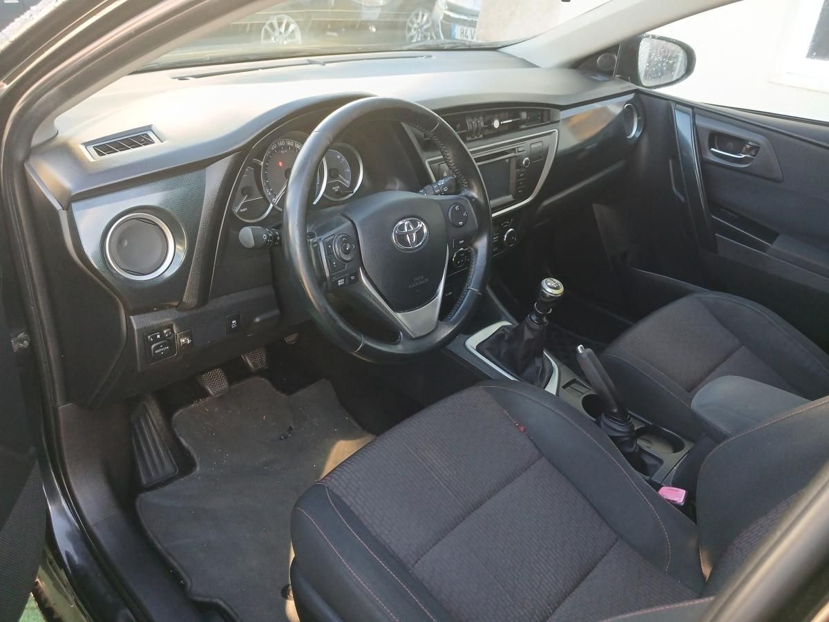 toyota-auris-touring-sports-2014-diesel-1364cc