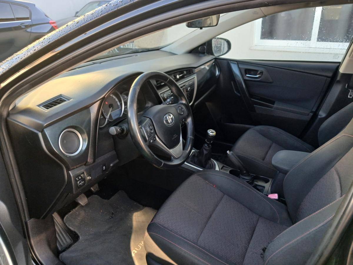 toyota-auris-touring-sports-2014-diesel-1364cc