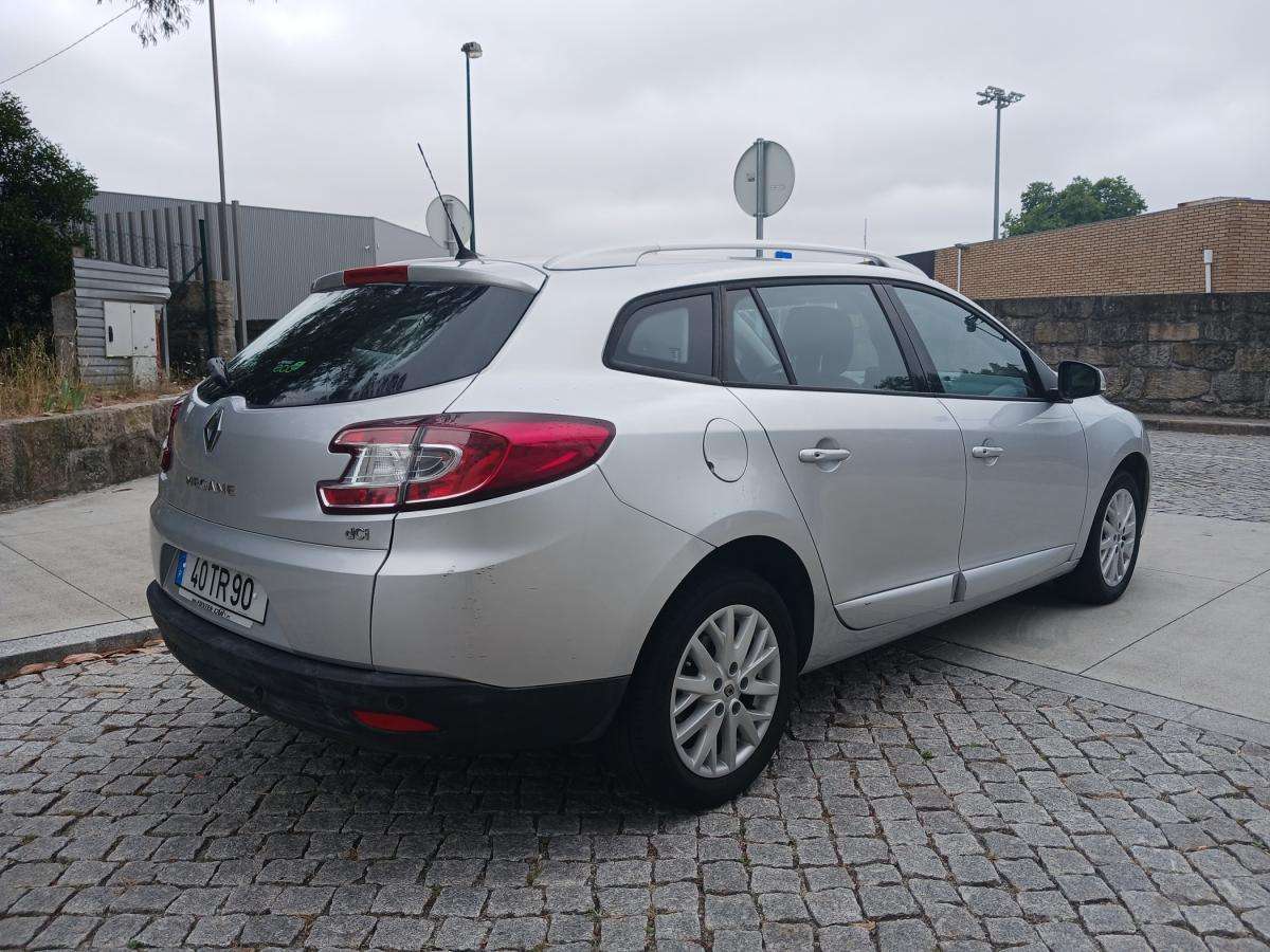 renault-megane-sport-tourer-2014-diesel-1461cc