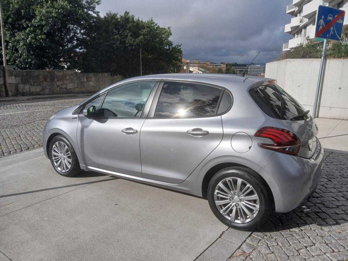 peugeot-208-2018-diesel-1499cc