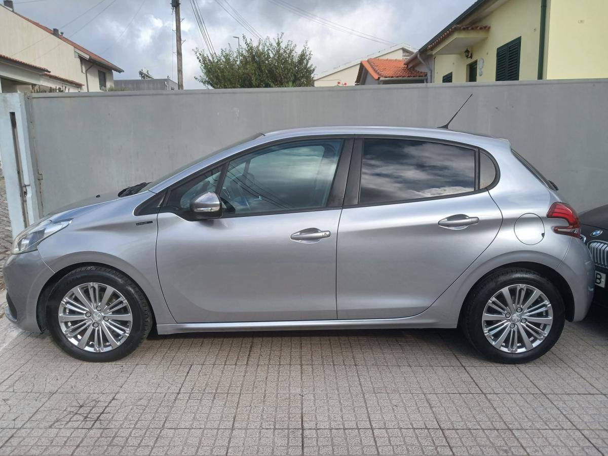 peugeot-208-2018-diesel-1499cc