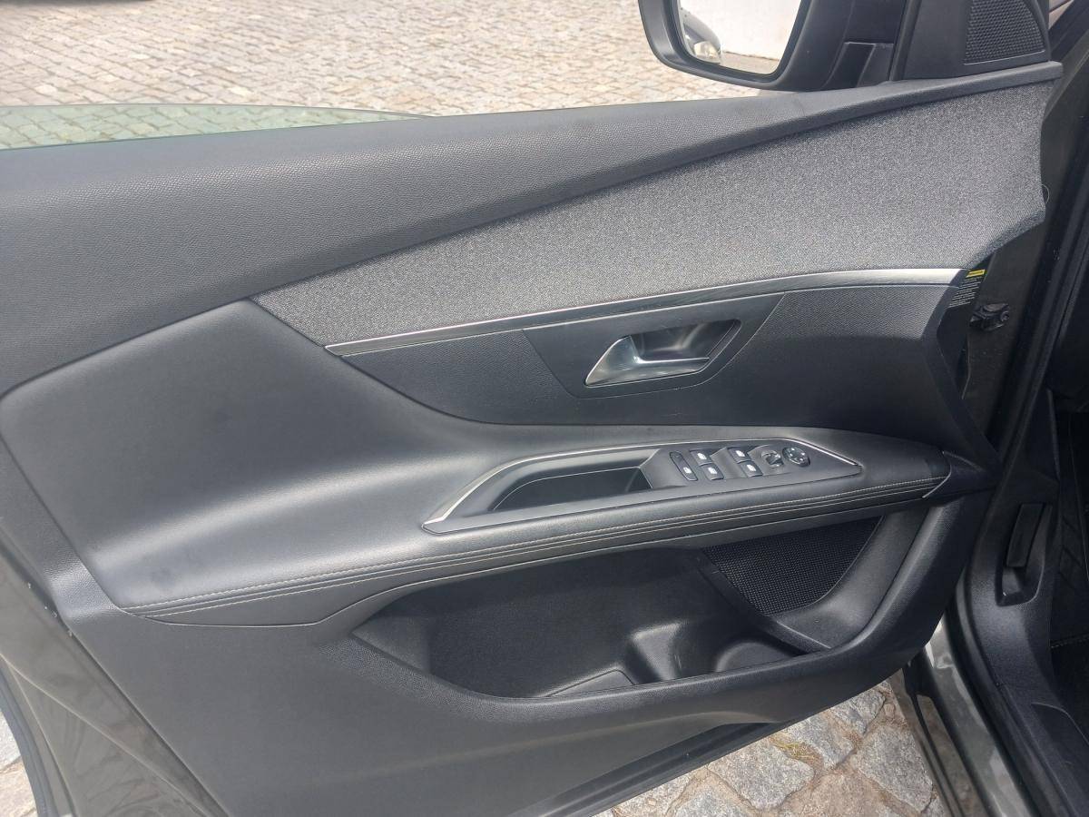 peugeot-3008-2019-diesel-1499cc