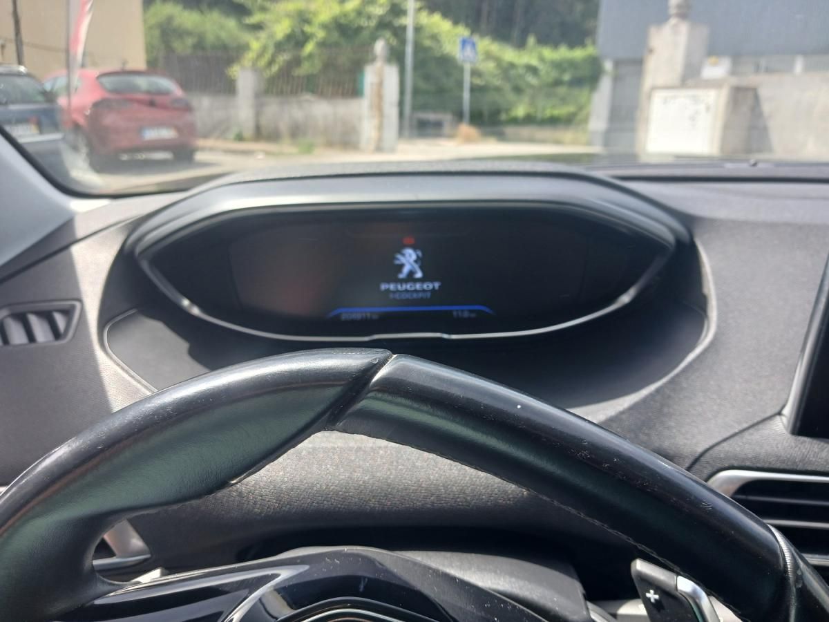 peugeot-3008-2019-diesel-1499cc