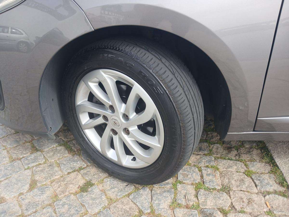 renault-megane-sport-tourer-2014-diesel-1461cc