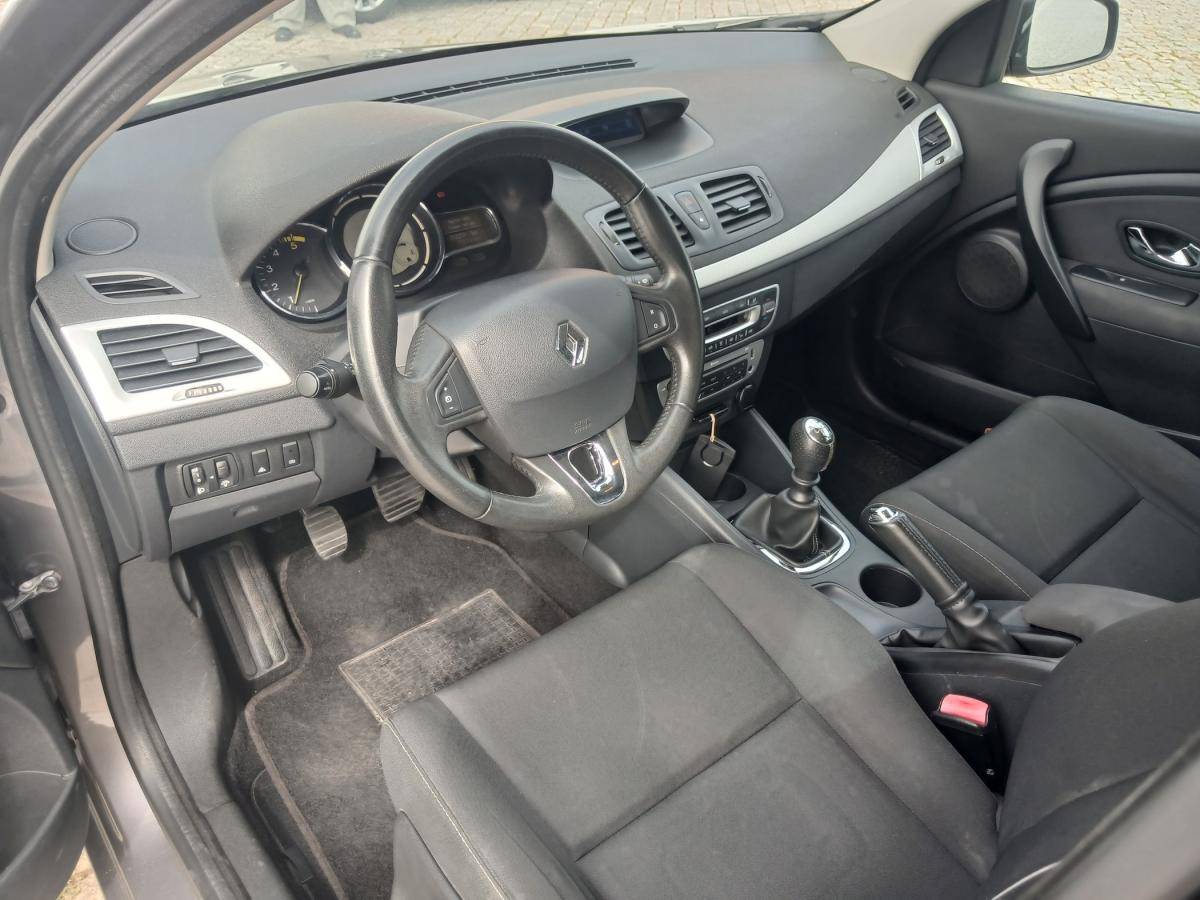 renault-megane-sport-tourer-2014-diesel-1461cc