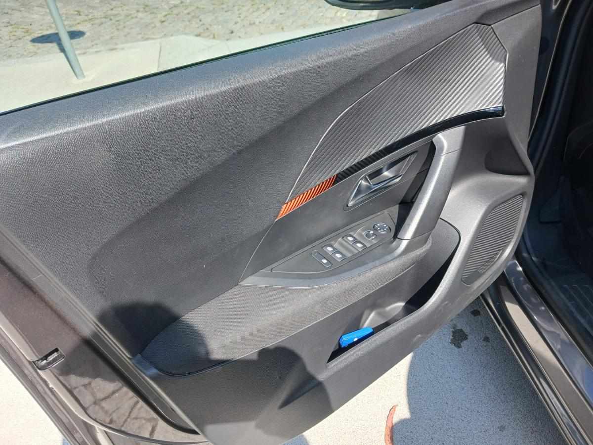 peugeot-2008-2021-diesel-1499cc