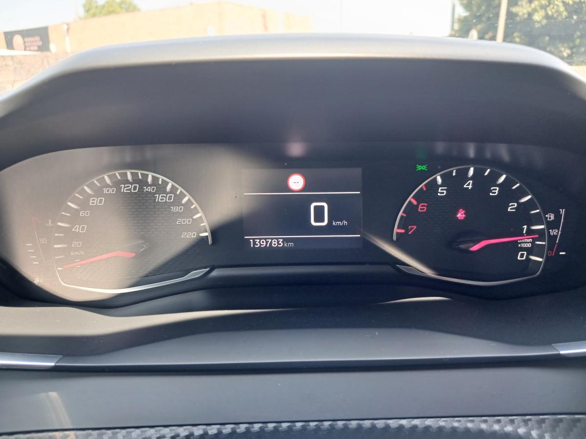 peugeot-2008-2021-diesel-1499cc