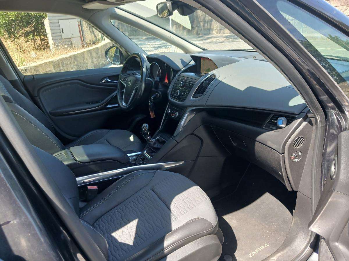 opel-zafira-2014-diesel-1598cc