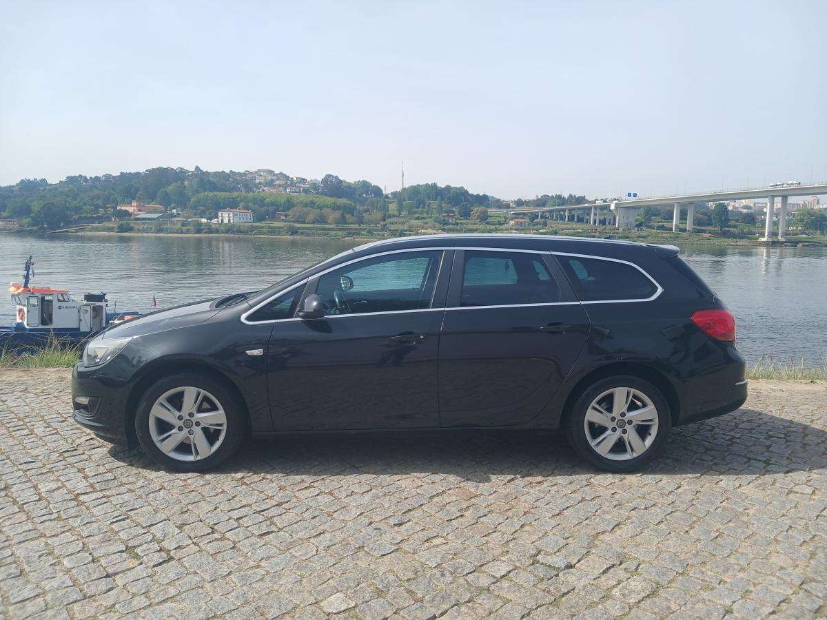 opel-astra-sport-tourer-2014-diesel-1598cc