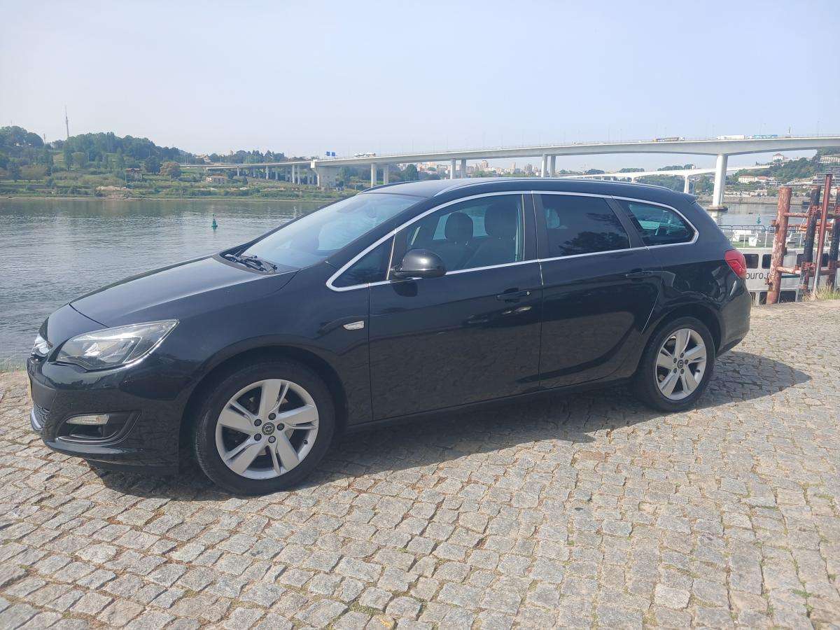 opel-astra-sport-tourer-2014-diesel-1598cc