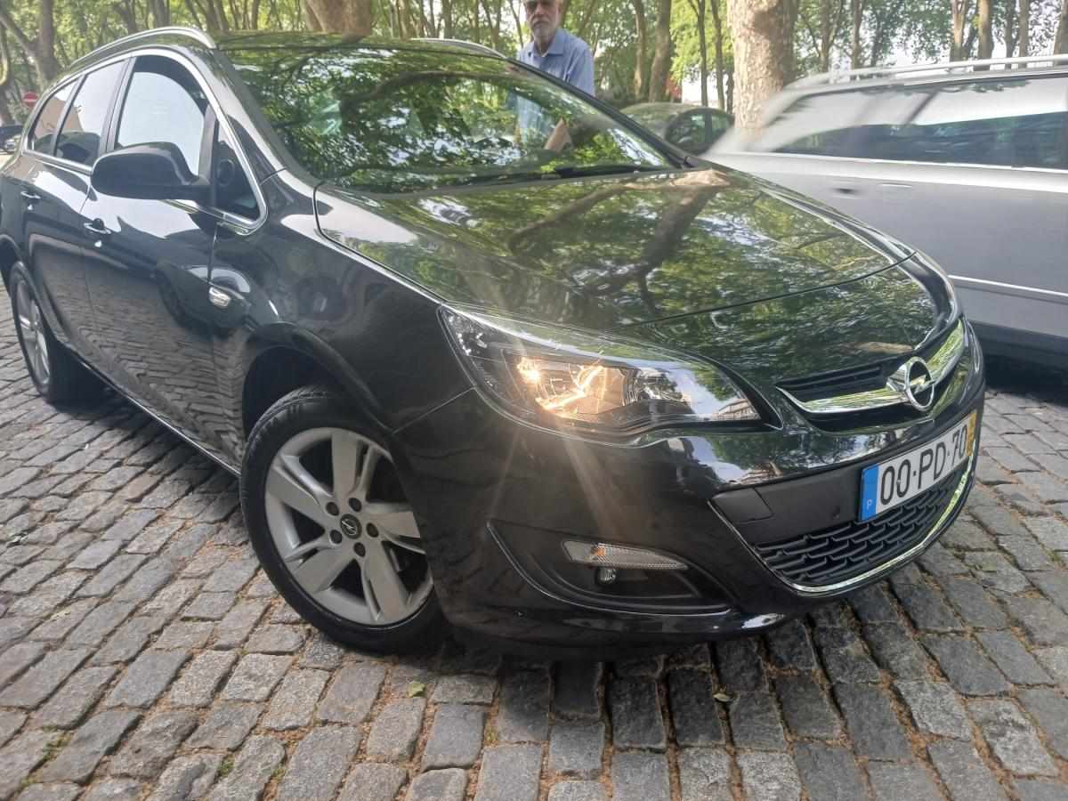 opel-astra-sport-tourer-2014-diesel-1598cc