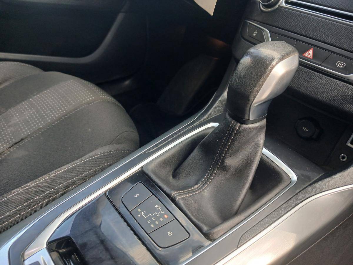 peugeot-308-sw-2015-diesel-1560cc