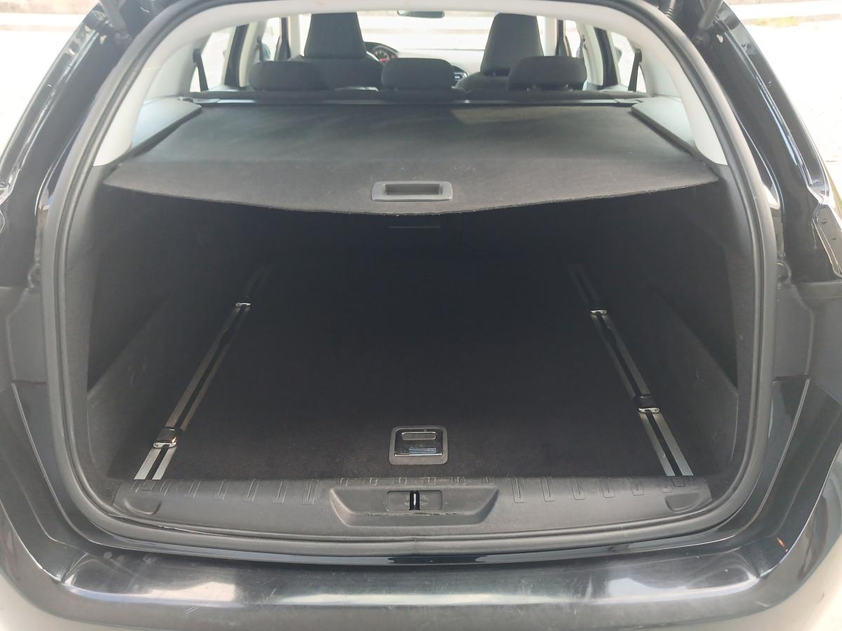 peugeot-308-sw-2015-diesel-1560cc