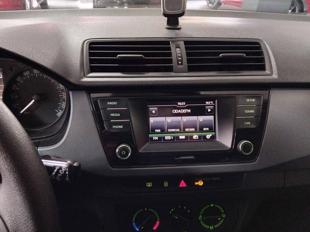 skoda-fabia-2017-gasolina-999cc