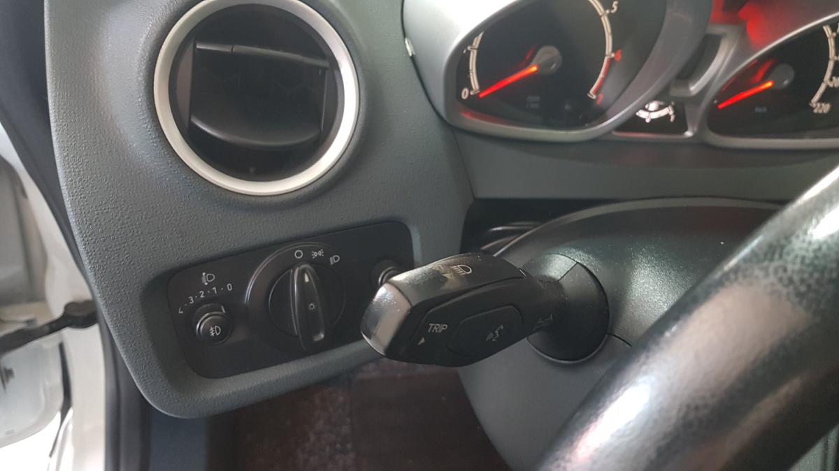 ford-fiesta-2011-gasolina-1242cc