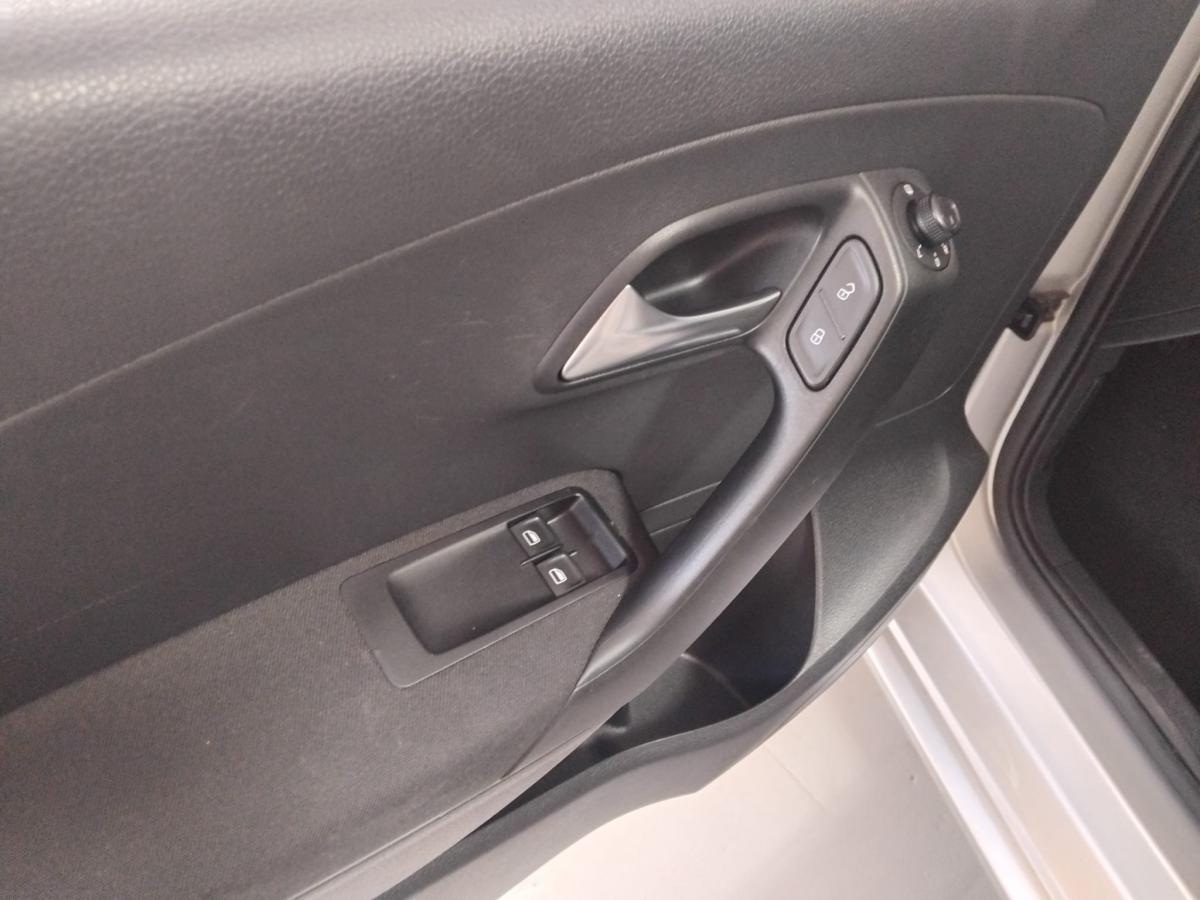 volkswagen-polo-2015-gasolina-999cc