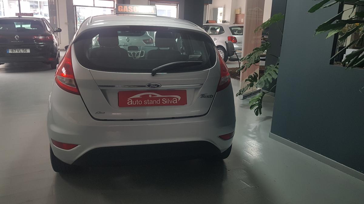 ford-fiesta-2010-gasolina-1242cc