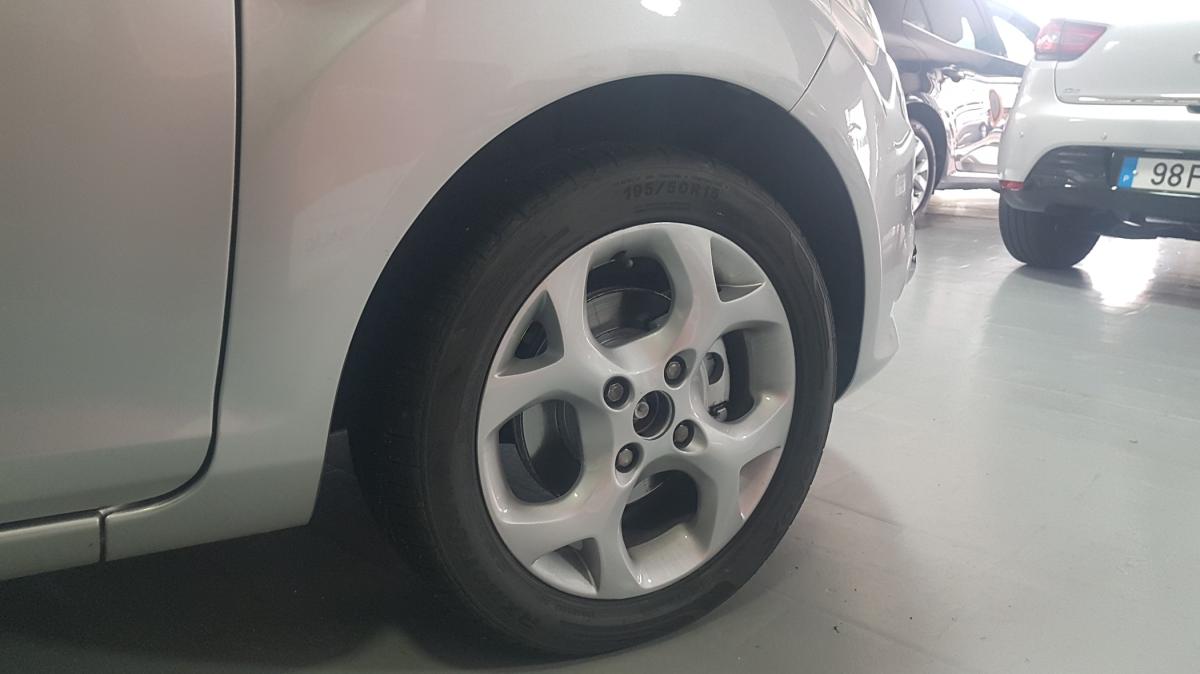 ford-fiesta-2010-gasolina-1242cc