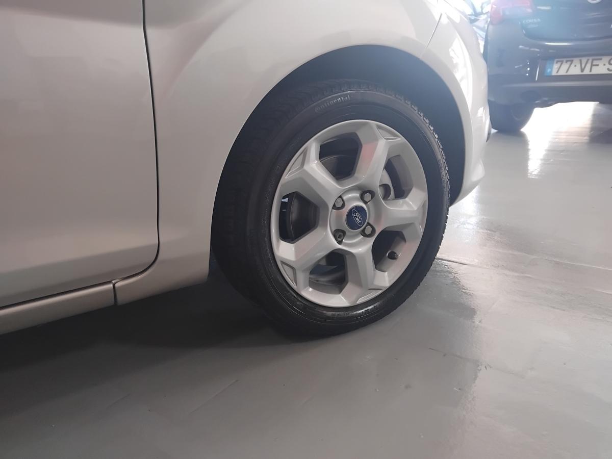 ford-fiesta-2010-gasolina-1242cc