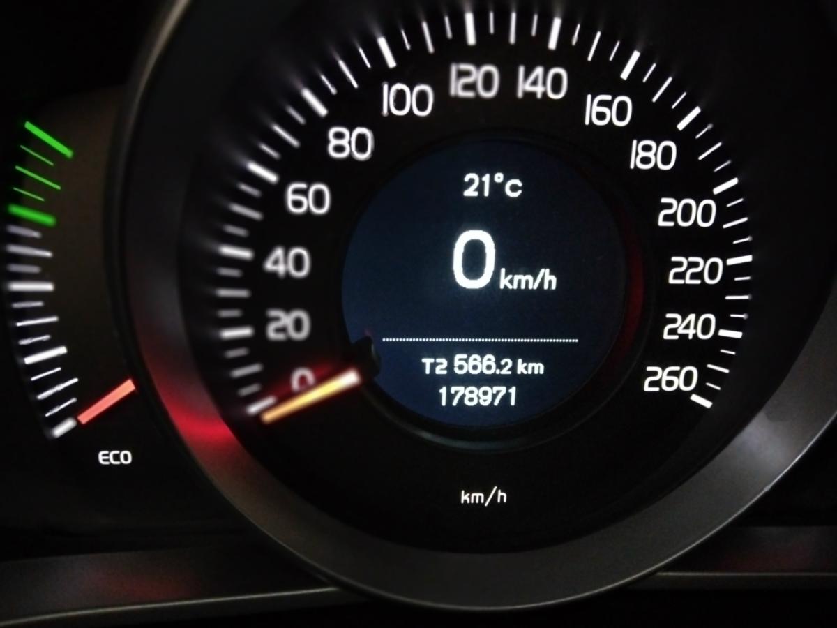 volvo-v40-2018-diesel-1969cc