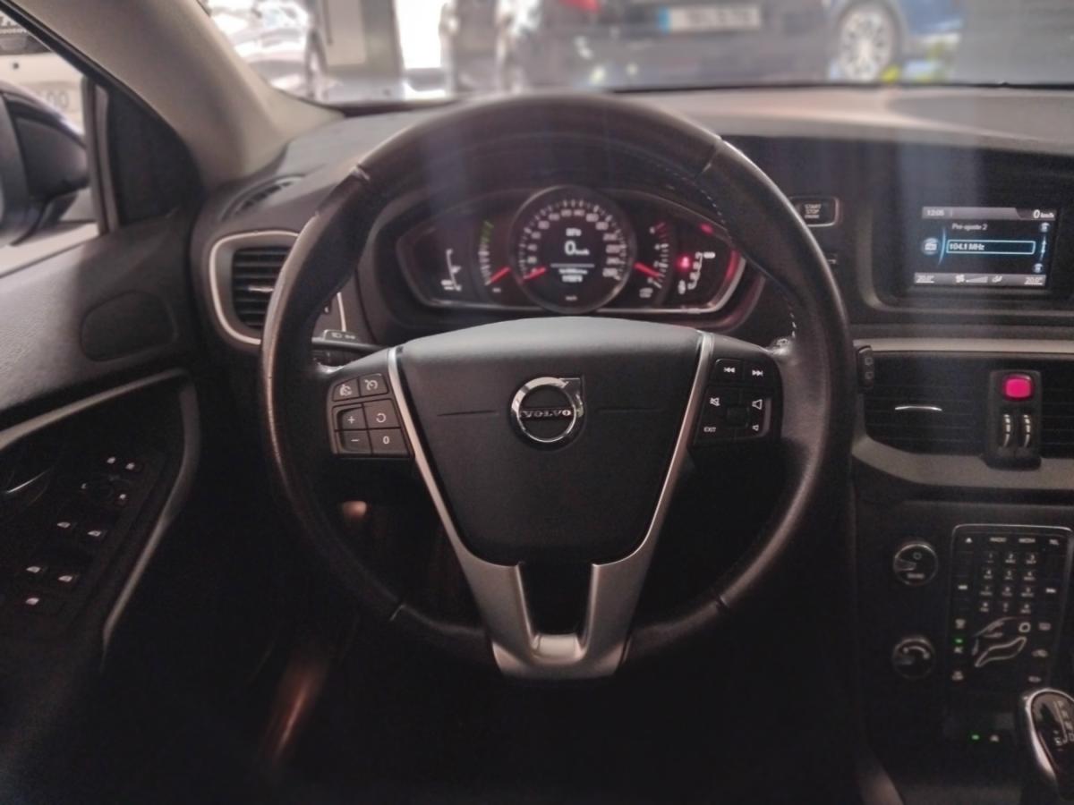 volvo-v40-2018-diesel-1969cc