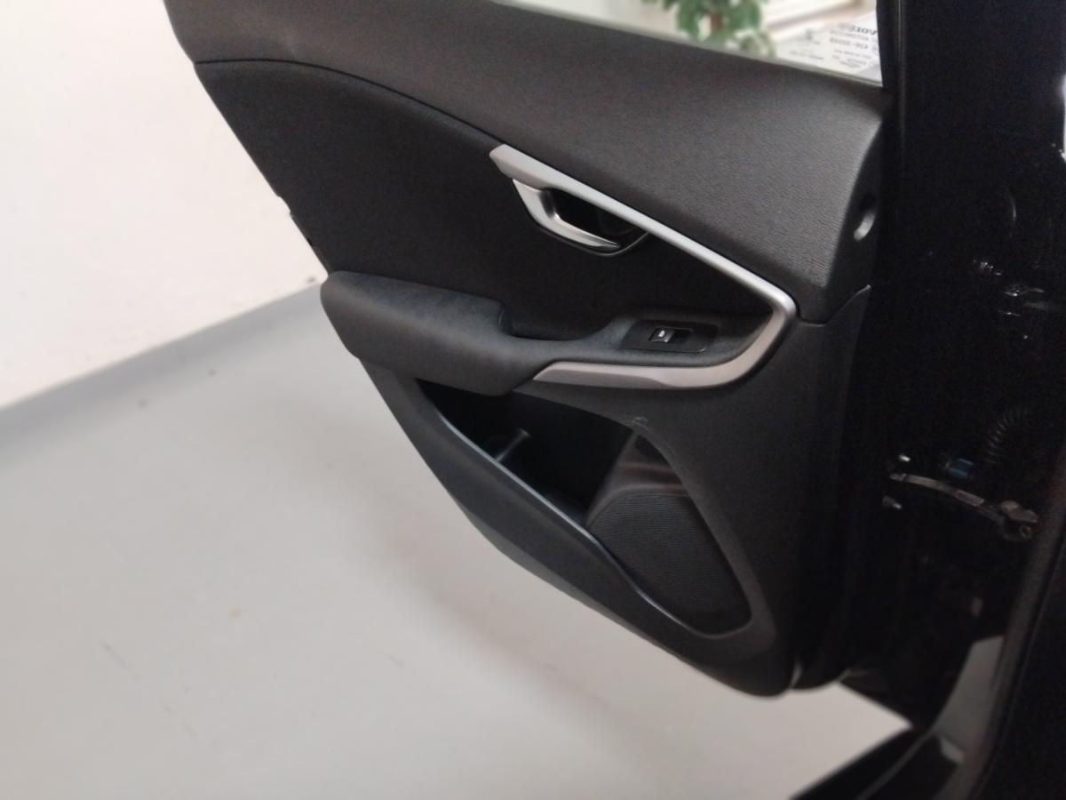 volvo-v40-2018-diesel-1969cc