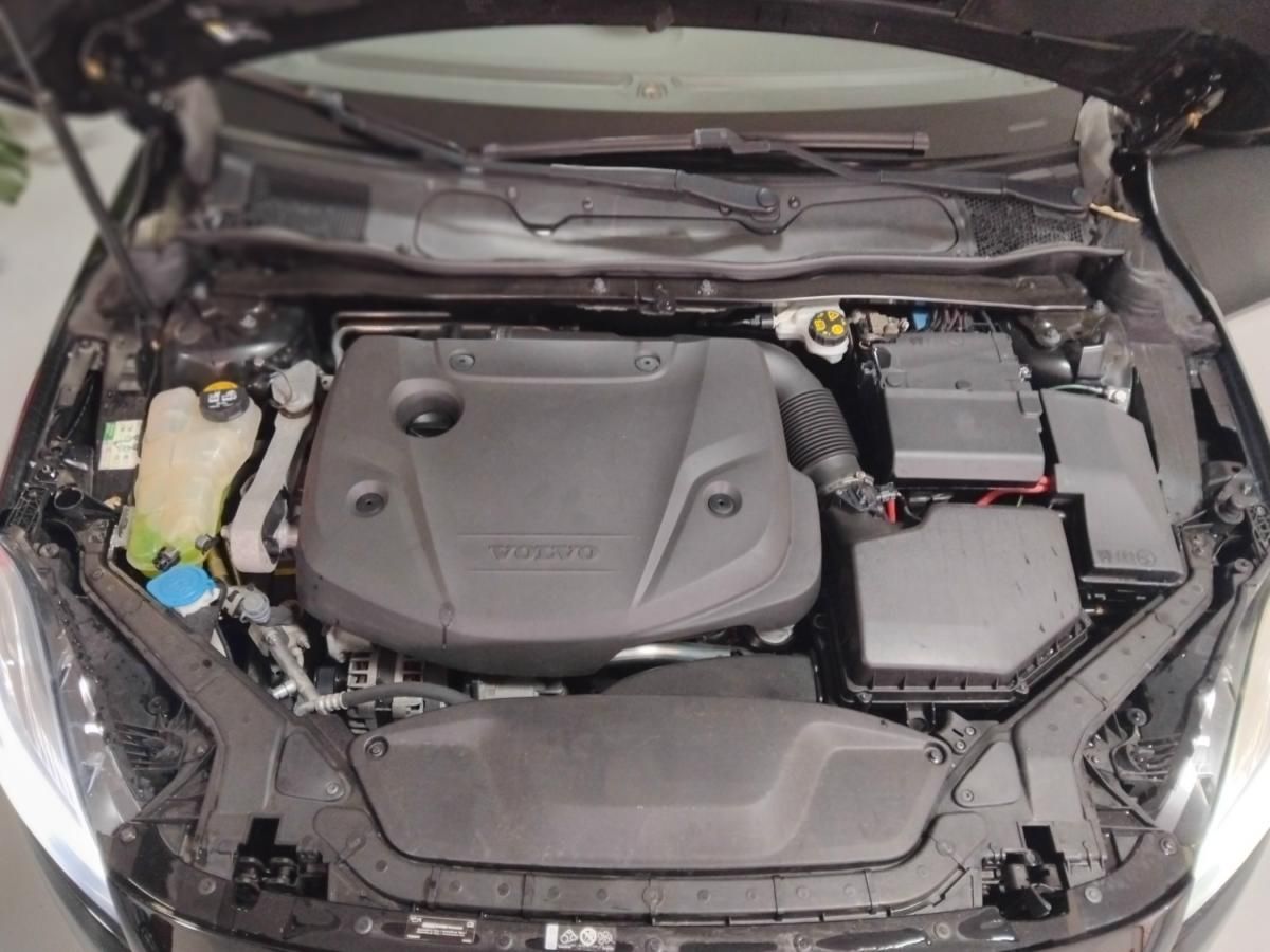 volvo-v40-2018-diesel-1969cc