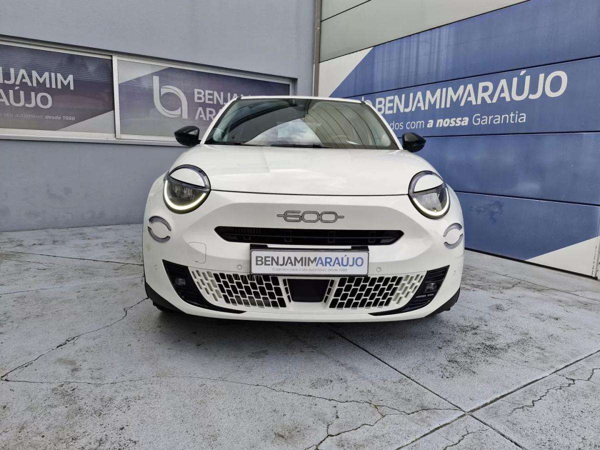 fiat-600-2025-hibrido-a-gasolina-1199cc