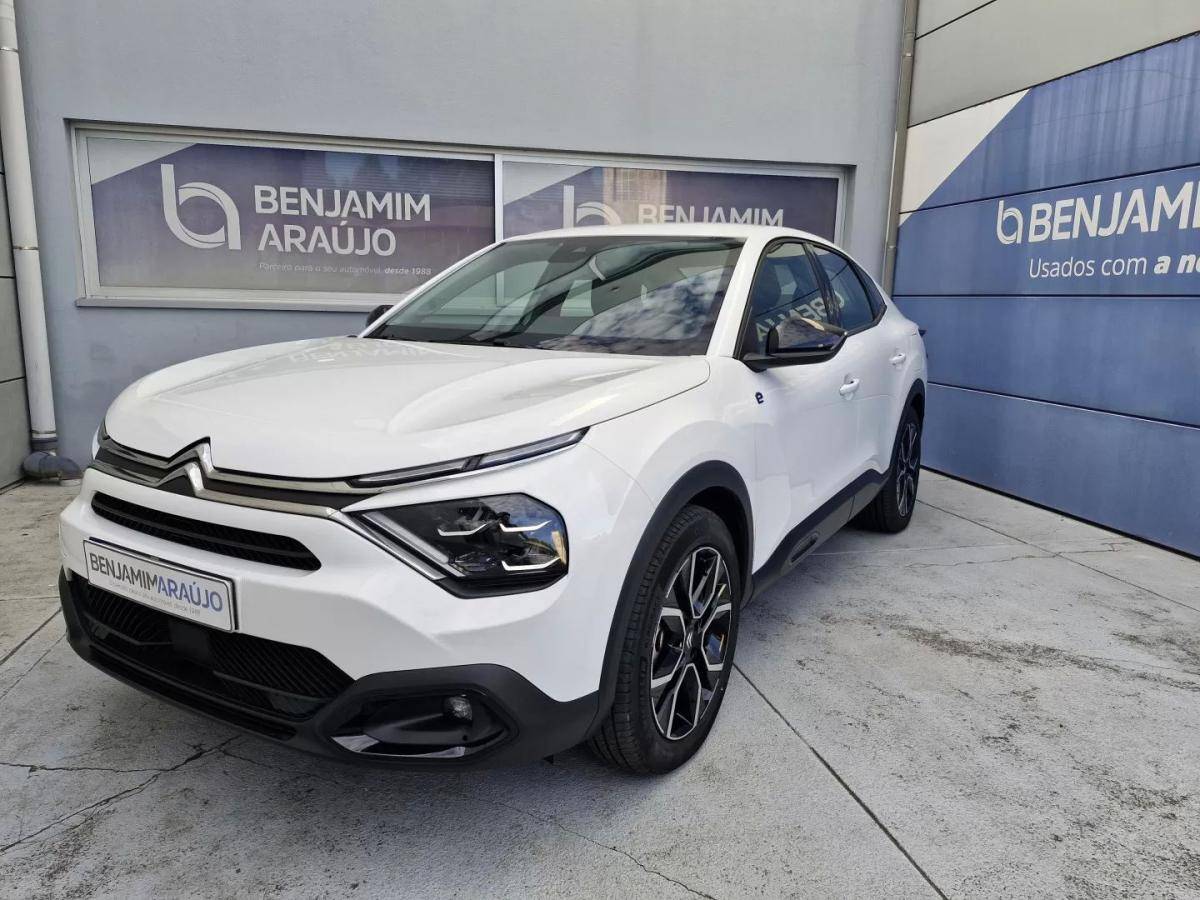 citroen-c4-2024-eletrico-200cc