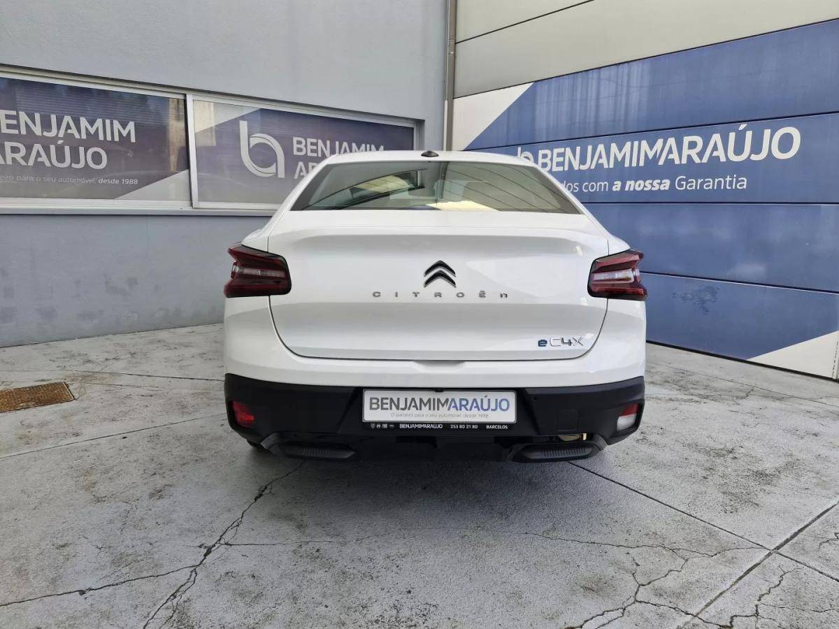 citroen-c4-2024-eletrico-200cc