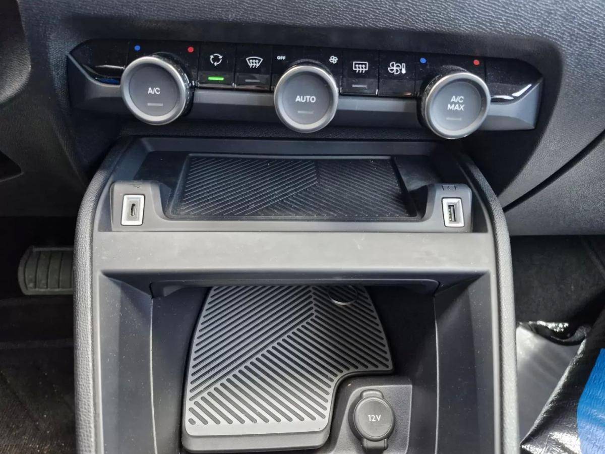 citroen-c4-2024-eletrico-200cc