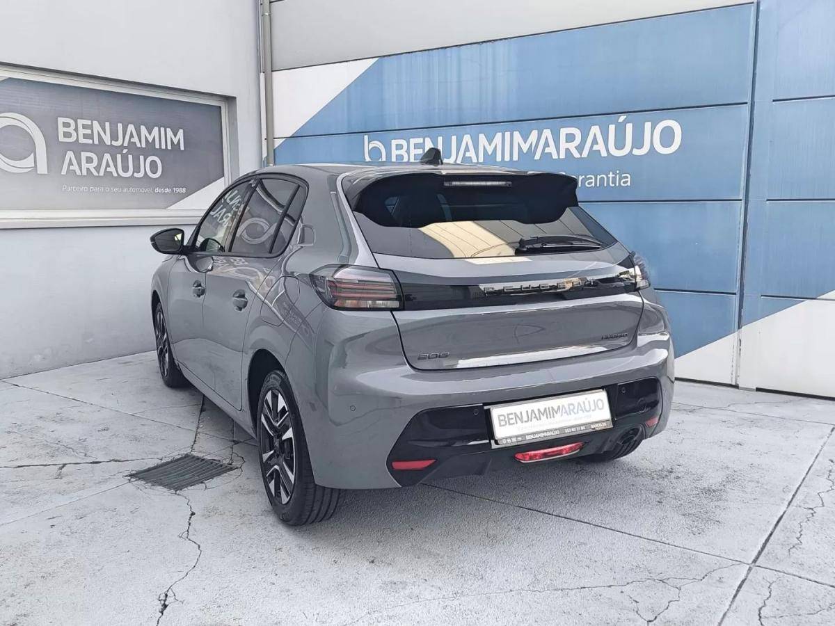 peugeot-208-2025-gasolina-1199cc
