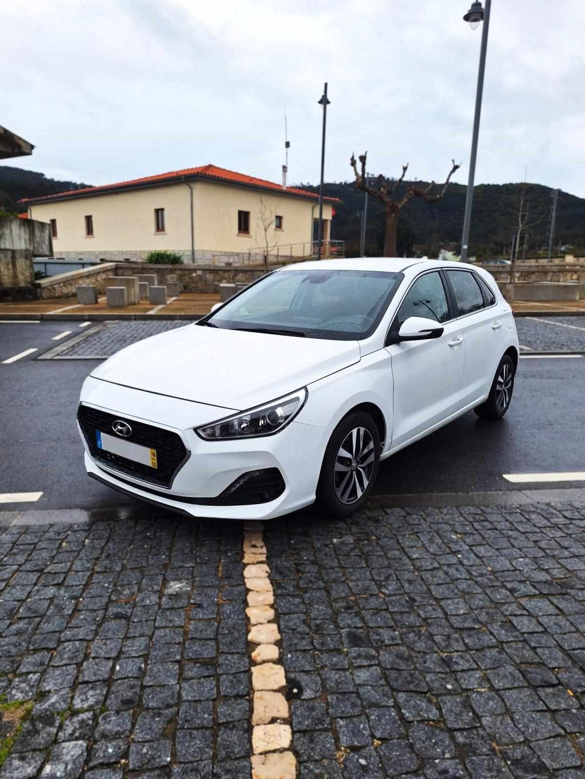 hyundai-i30-1-6-116cv-2018-diesel-1598cc