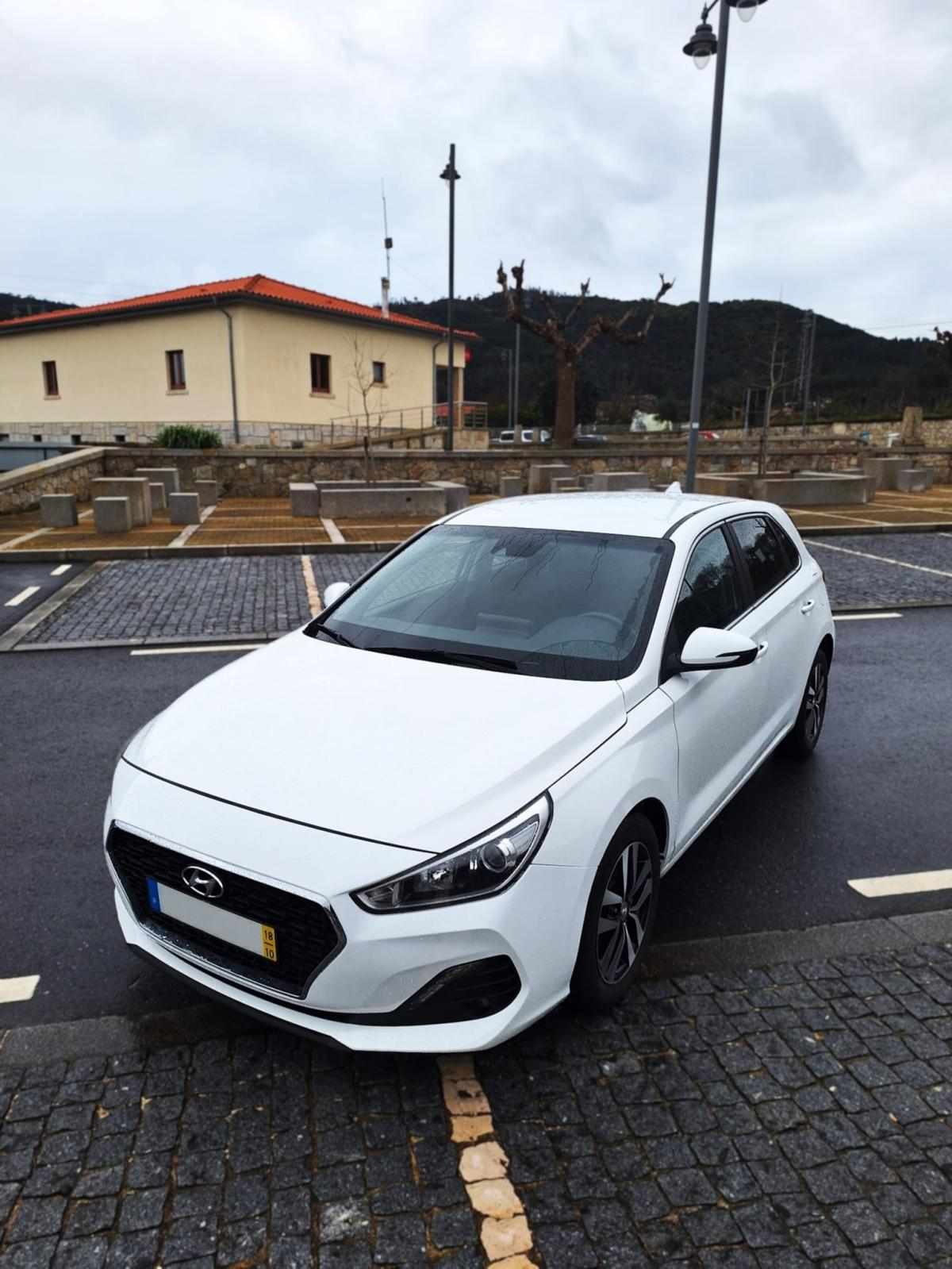 hyundai-i30-1-6-116cv-2018-diesel-1598cc