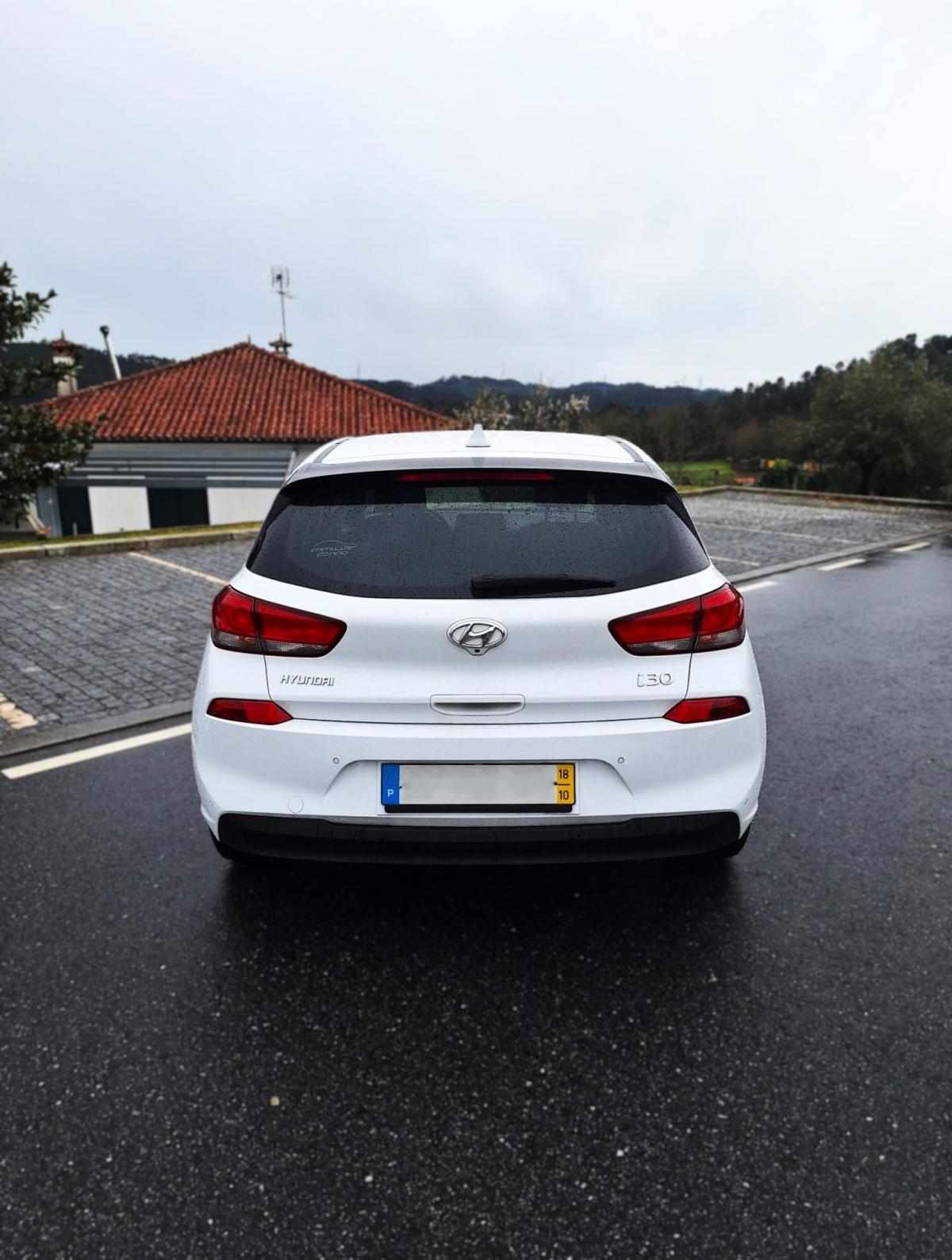 hyundai-i30-1-6-116cv-2018-diesel-1598cc