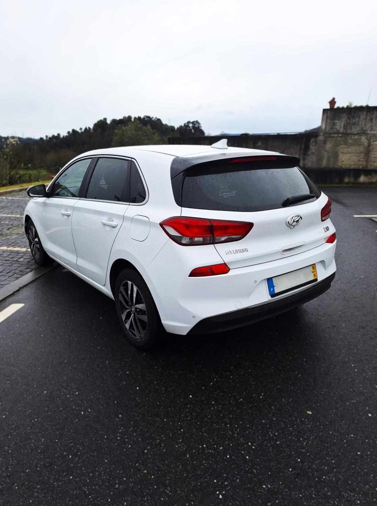 hyundai-i30-1-6-116cv-2018-diesel-1598cc
