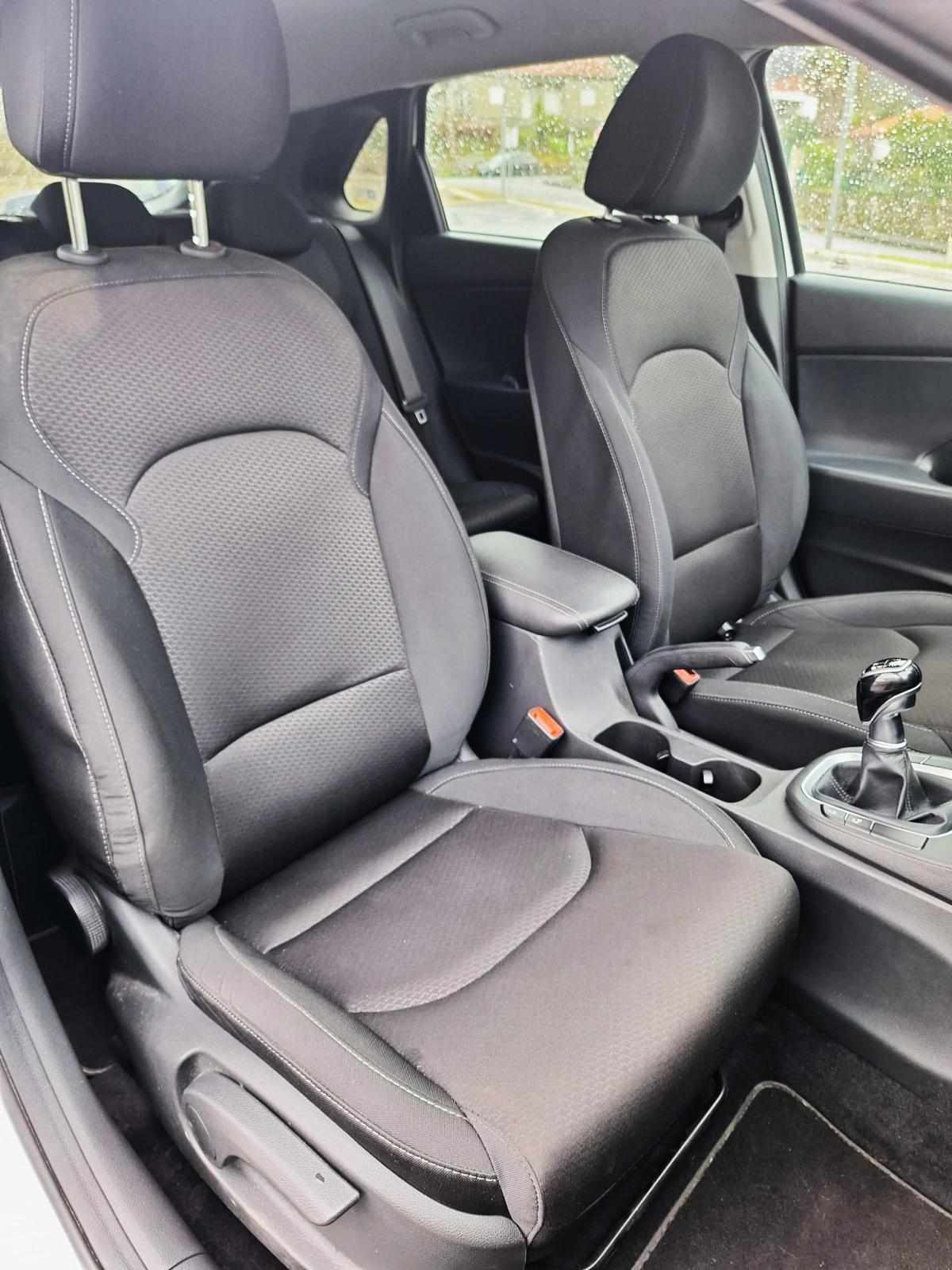 hyundai-i30-1-6-116cv-2018-diesel-1598cc