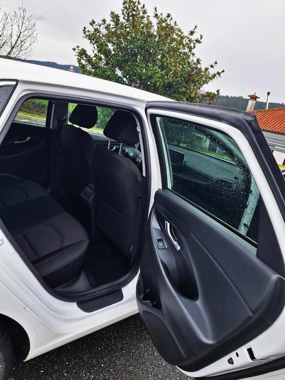 hyundai-i30-1-6-116cv-2018-diesel-1598cc