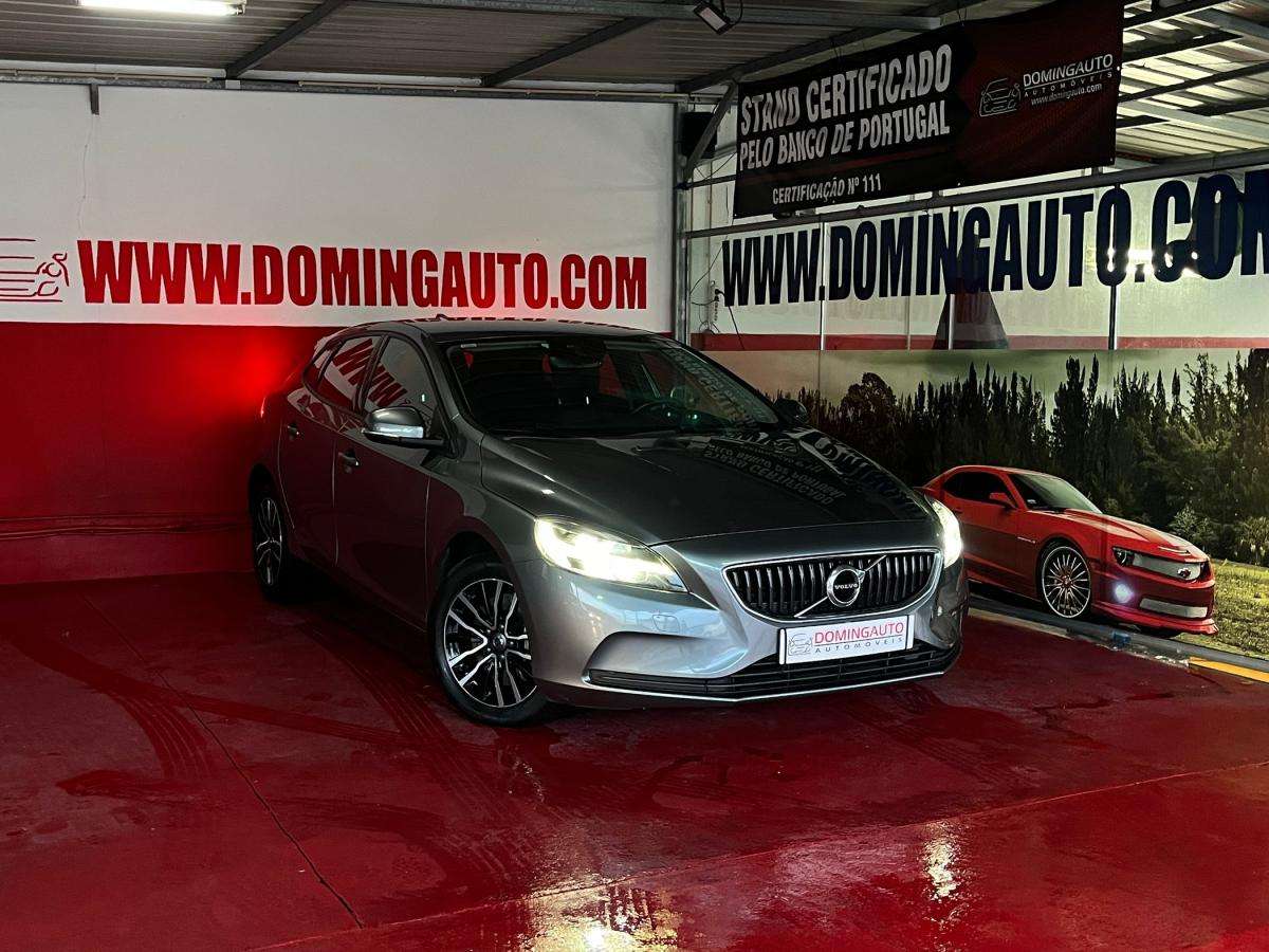 Volvo V40 Usado 15950 Familiar Manual 142100 Kms 2019 volvo-v40-usado-15950-familiar-manual-142100-kms-2019