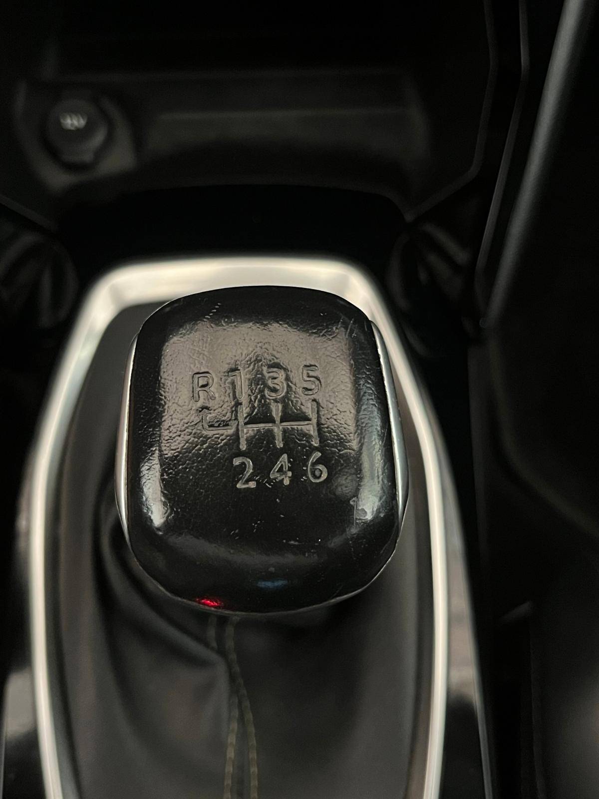 peugeot-208-2022-diesel-1499cc