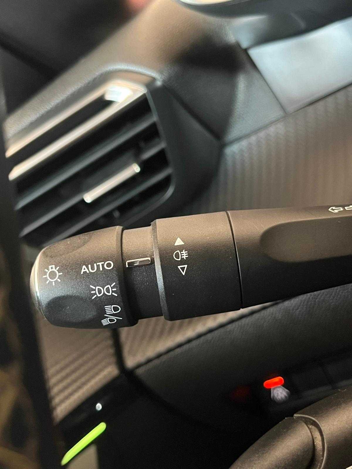 peugeot-208-2022-diesel-1499cc