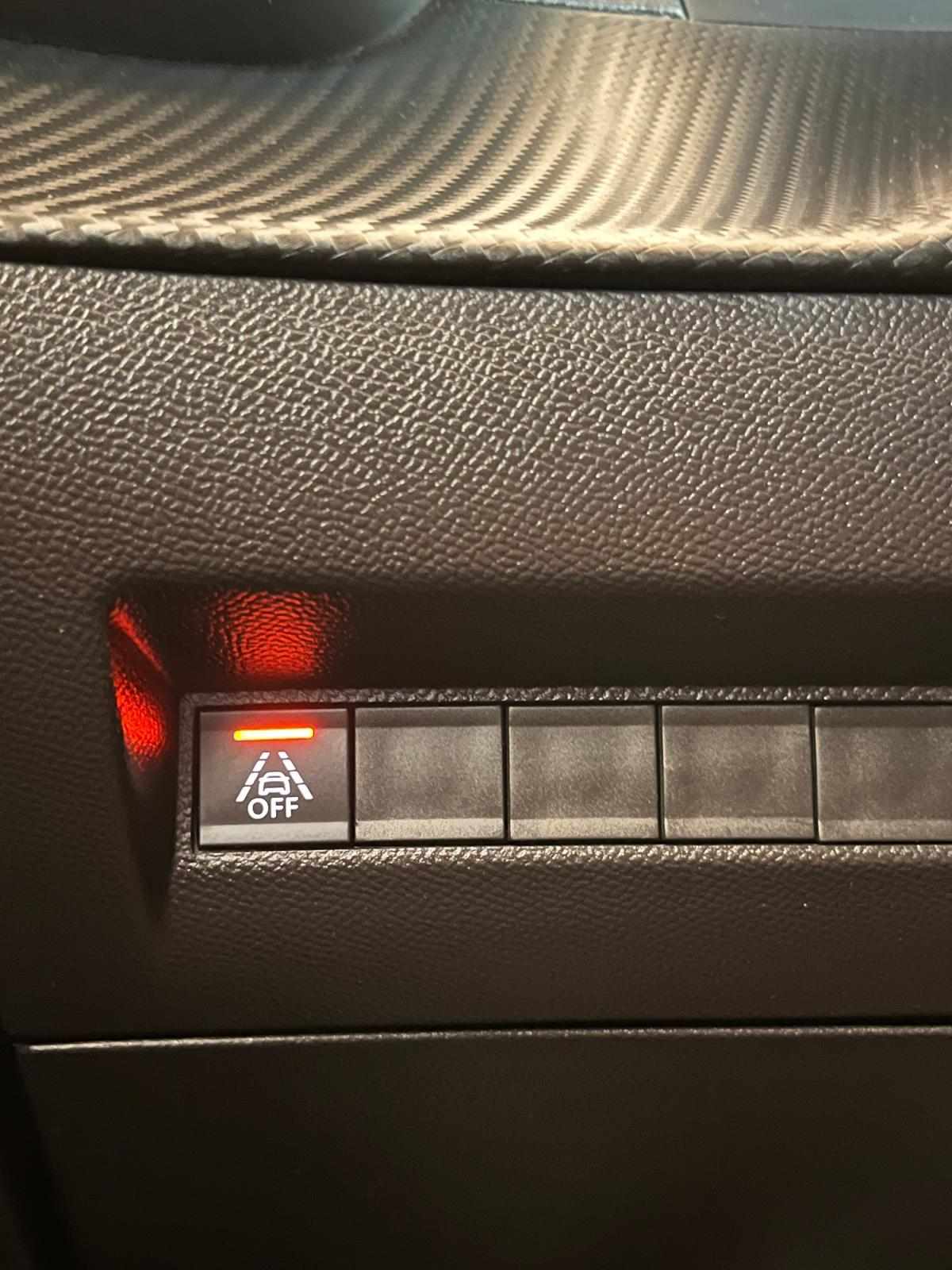 peugeot-208-2022-diesel-1499cc