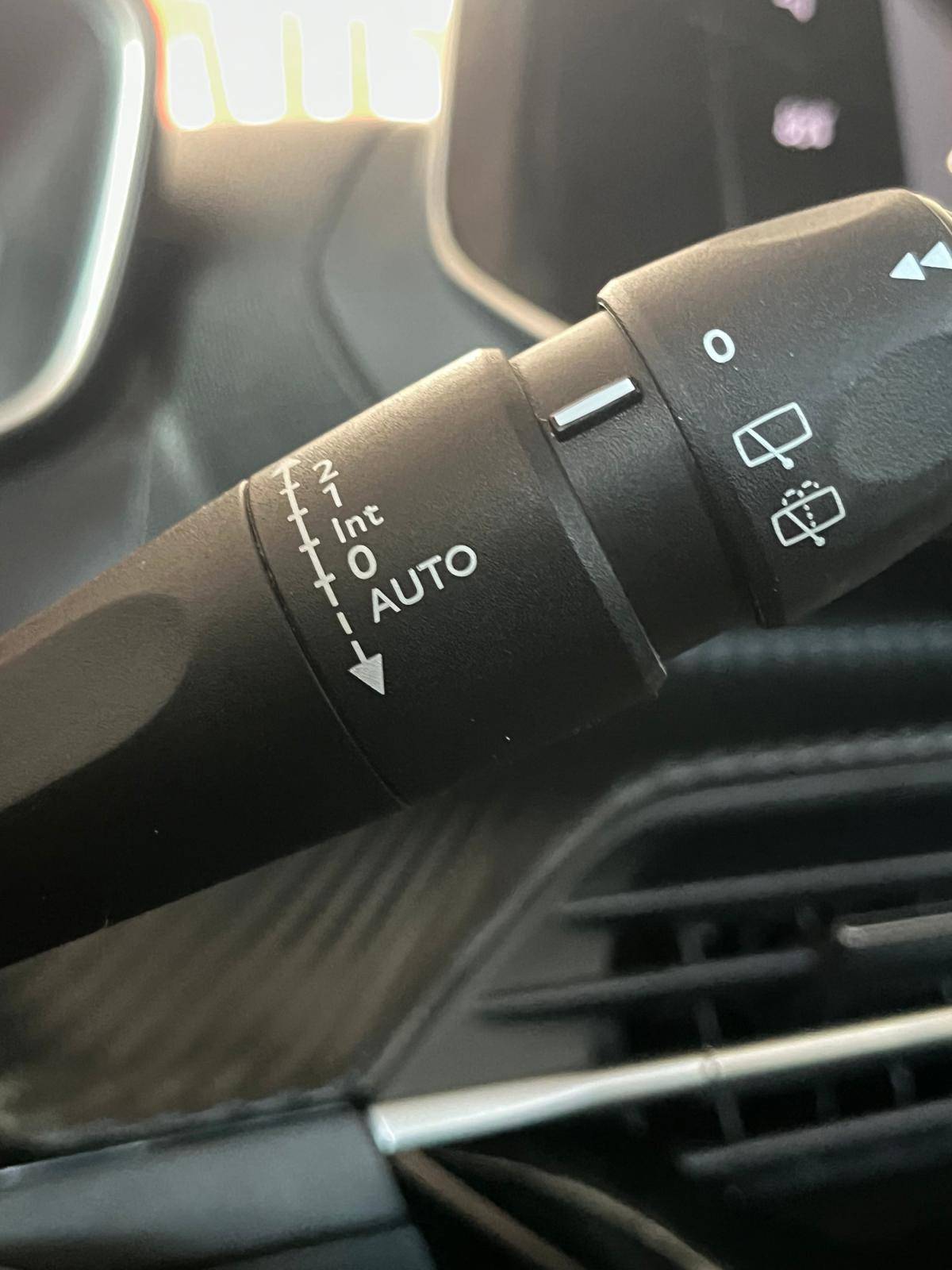 peugeot-2008-2022-diesel-1499cc