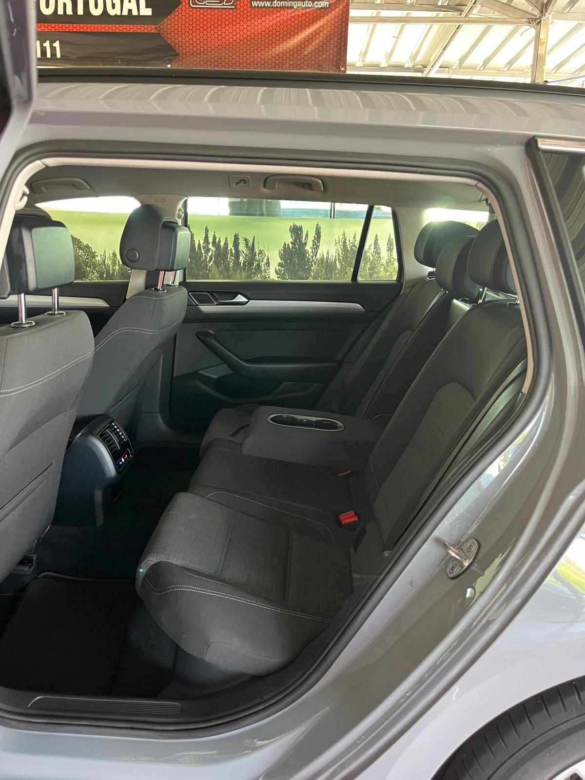 volkswagen-passat-variant-2022-diesel-1968cc