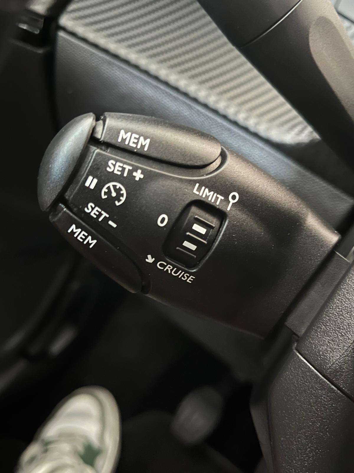 peugeot-2008-2022-diesel-1499cc