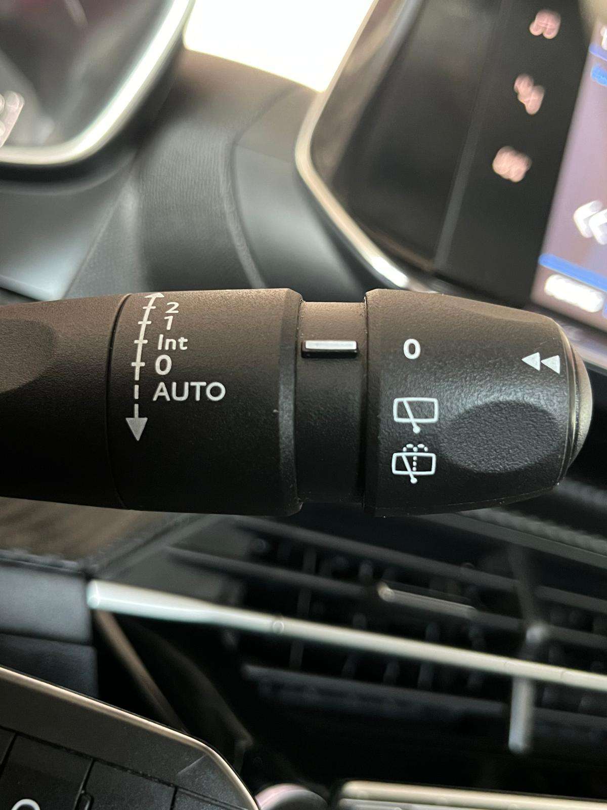 peugeot-2008-2022-diesel-1499cc