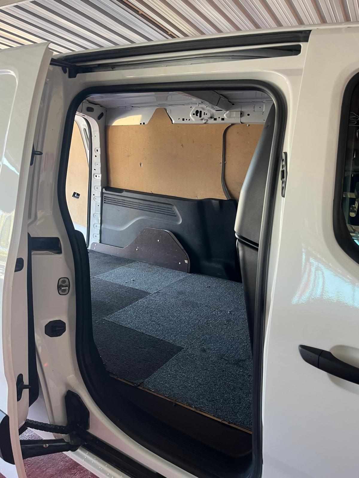 opel-combo-2022-diesel-1499cc