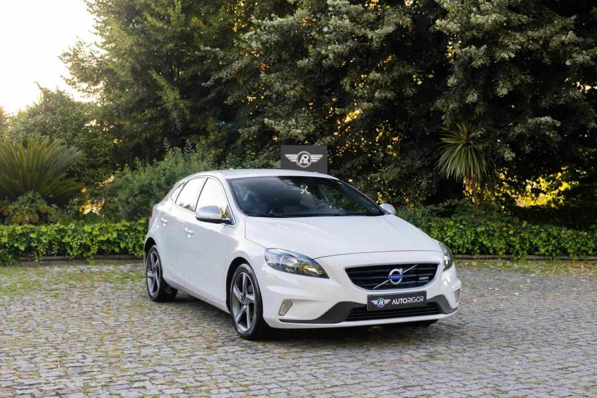 volvo-v40-2014-diesel-1560cc