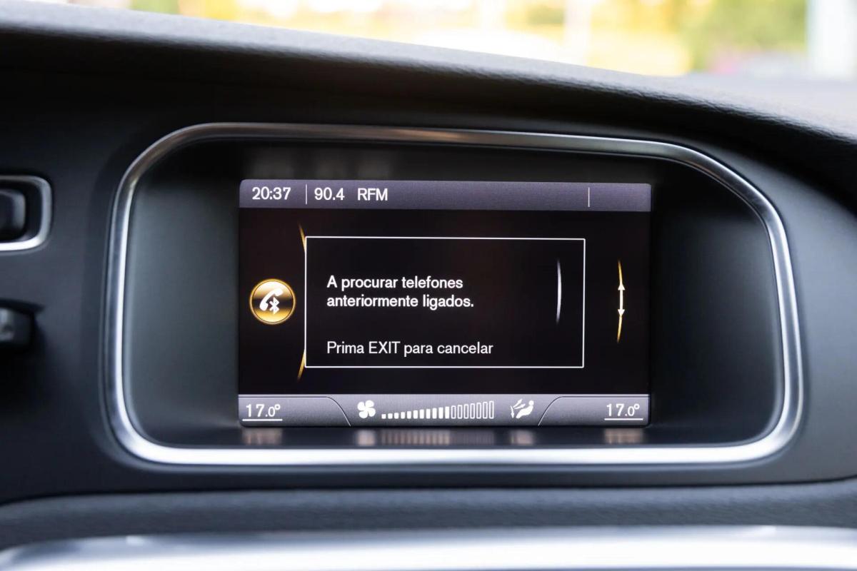 volvo-v40-2014-diesel-1560cc